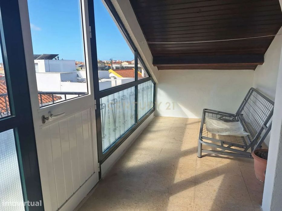 Arrendamento T3 - Andar de Moradia + Sótão - 1.650,00€