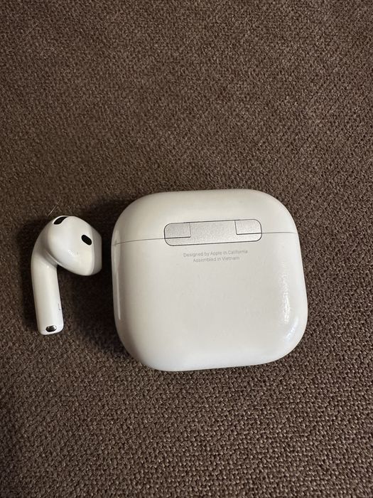 Airpods 4 ANC Лівий навушник + Кейс