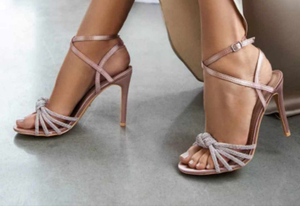 Szpilki damskie r. 40 DeeZee