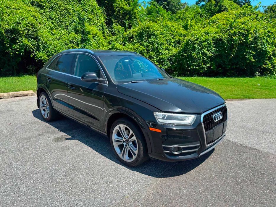 Audi Q3      2015
