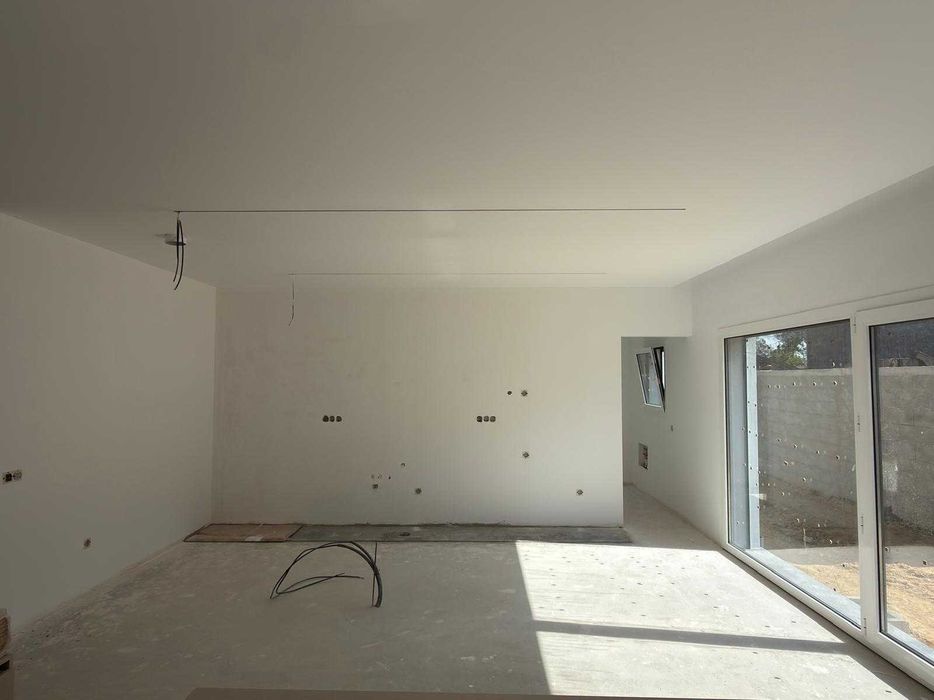 Excelente moradia T4, térrea com terreno em Condeixa-a-Nova