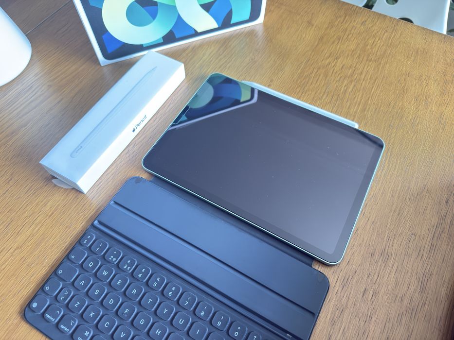 iPad Air 4ª Geração 64GB 10.9 + Apple Pencil + Smart Keyboard Folio
