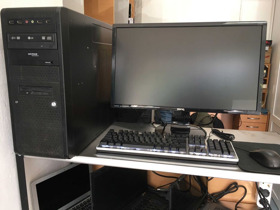 Комп’ютер для комфортної роботи та можливістю покращень.