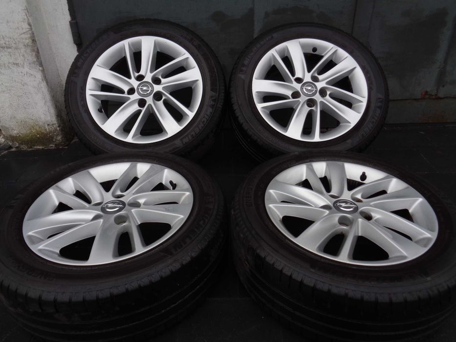 Oryginalne alufelgi OPEL Meriva B 16 cali 5x110 Astra Vectra Alfa Saab