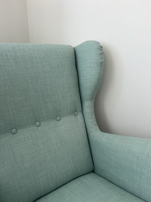 Poltrona verde água Ikea
