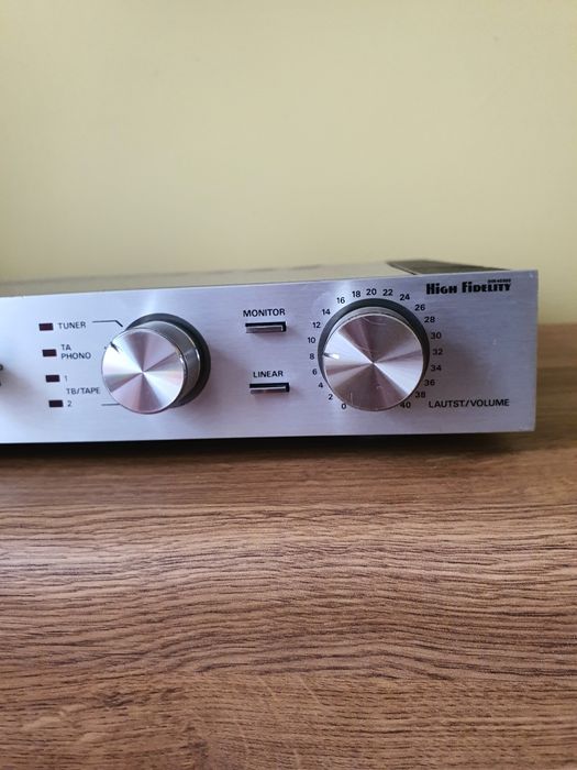 Wzmacniacz grundig SV 2000