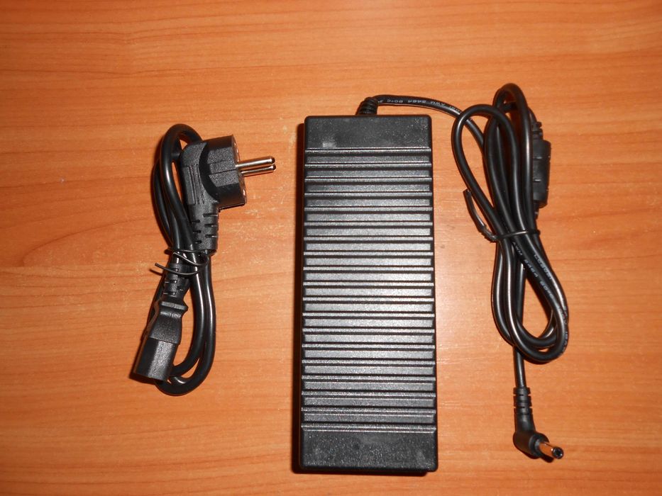 Блок питания 12В 10А страна-производитель Канада