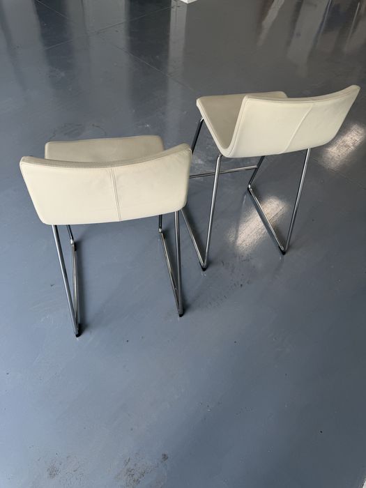 2 Bancos altos ikea bege