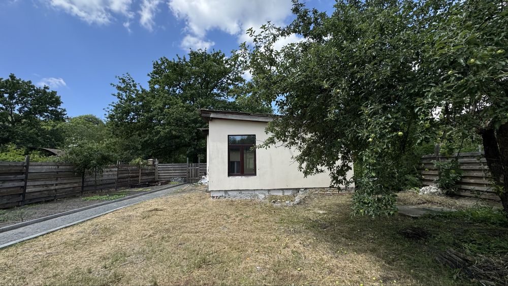 Продаж дачі у лісі