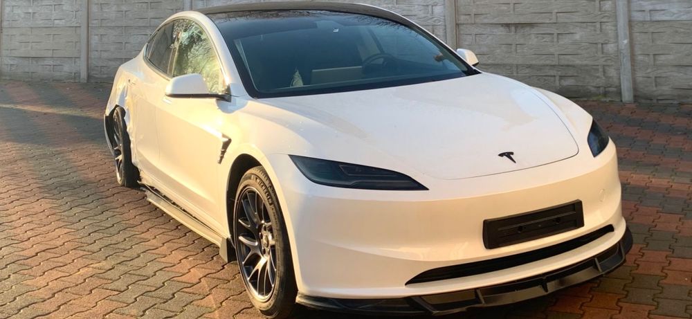 Tesla Model 3 TESLA 3 Europa Nowy Model niski przebieg