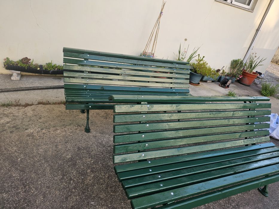 Banco Antigo de Jardim em Ferro Fundido – Totalmente Restaurado