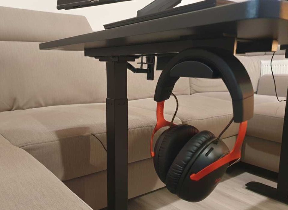 Uchwyt, hak na słuchawki pod biurko