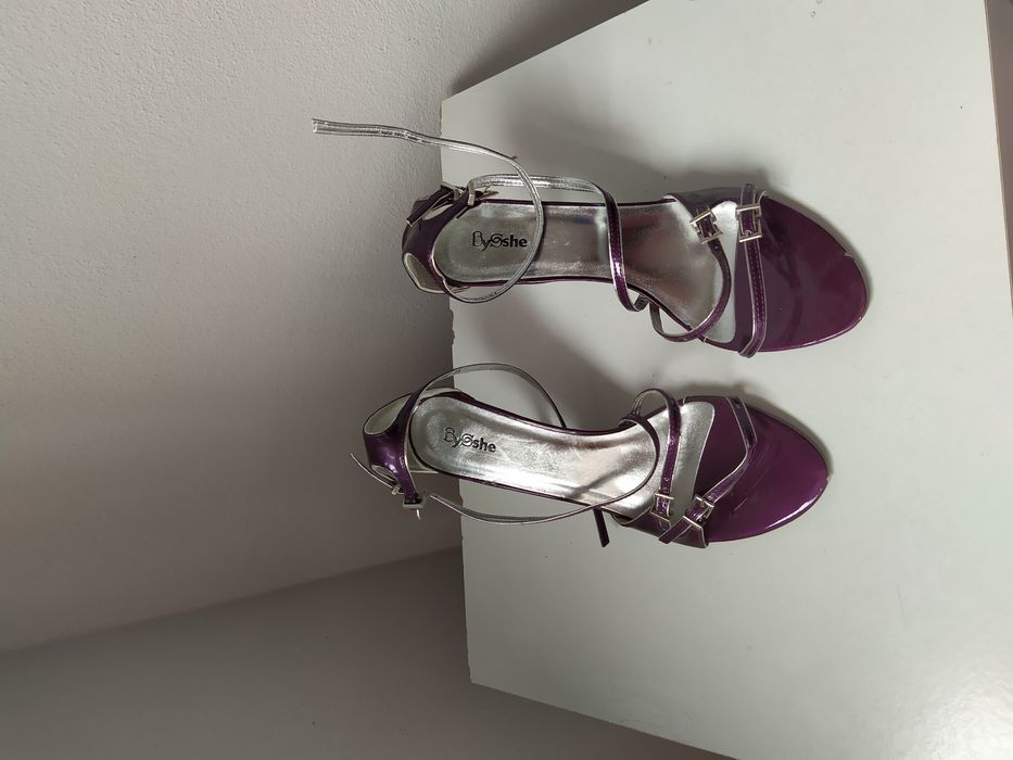 Chinelos/Sandálias 38-39