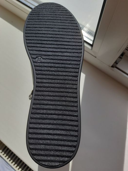 Нові жіночі ортопедичні ботинки