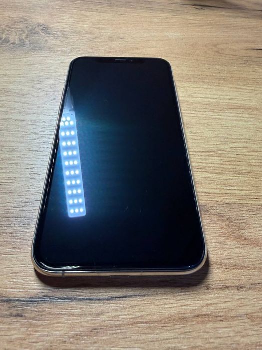 Продам Iphone 11 pro 256