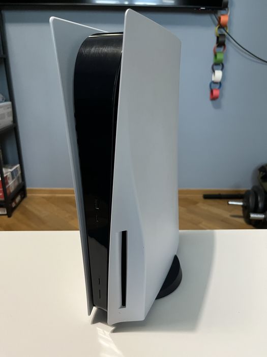 PlayStation 5 Blu-ray з двома геймпадами та іграми