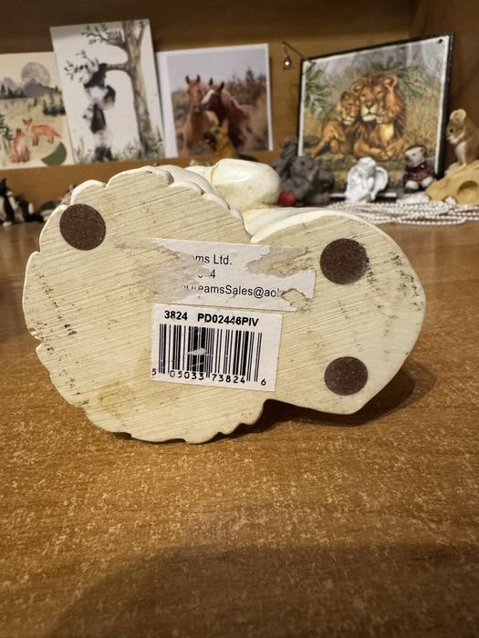 Figurka dziecko w dłoni Anglia