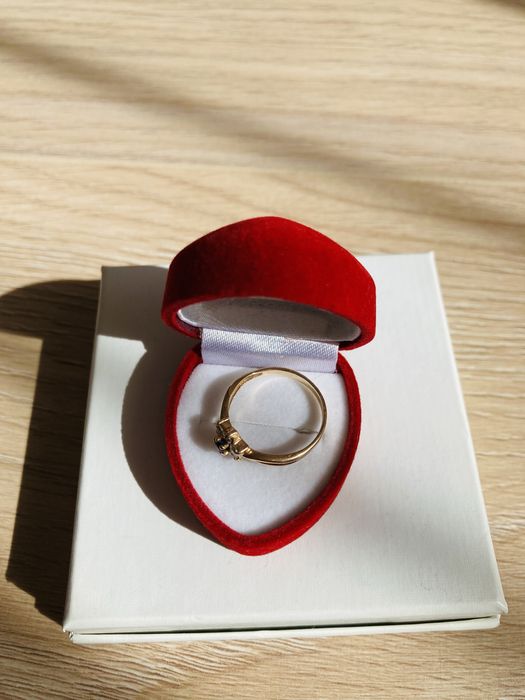 Uroczy solidny pierscionek 585 (14k)