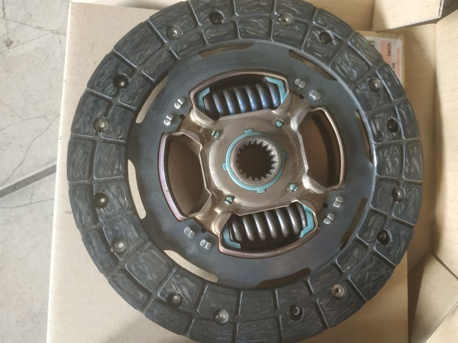 Диск сцепления Сузуки свифт