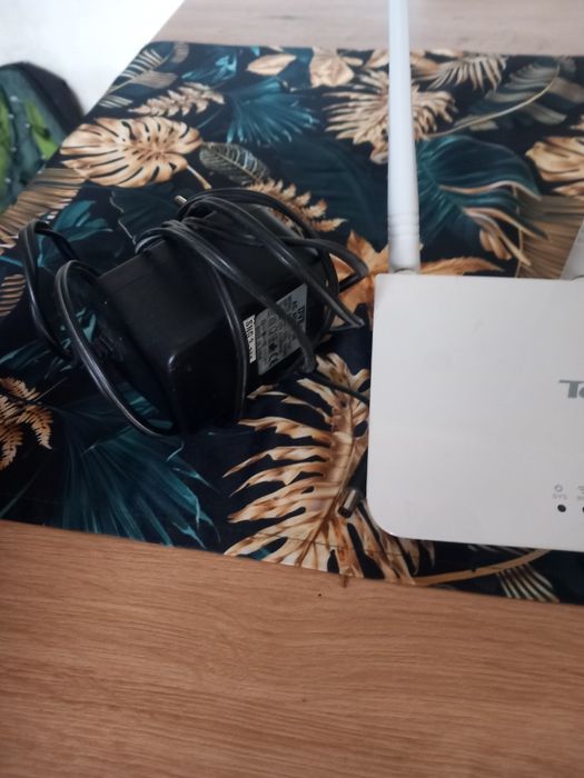 Router tenda model F3