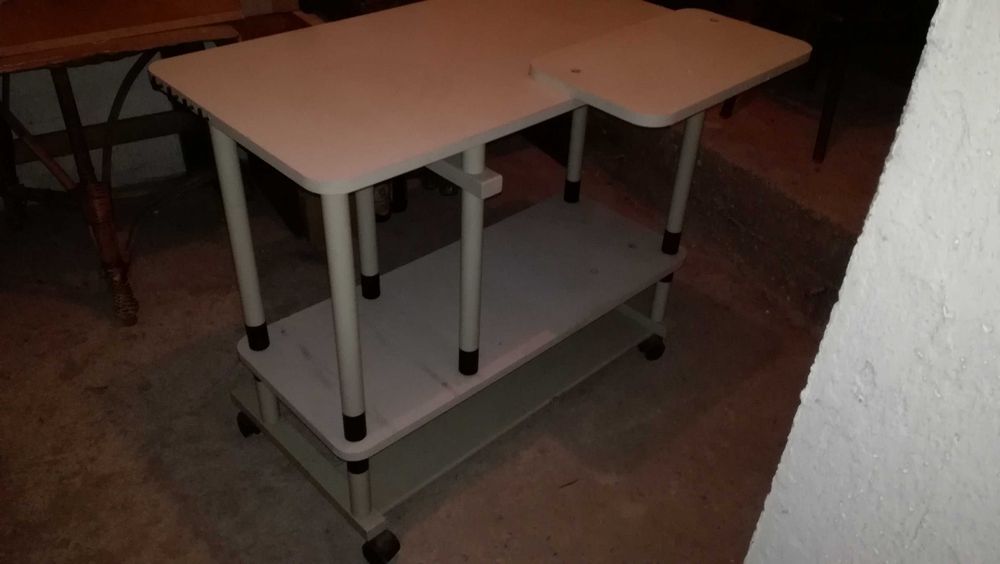 Biurko , stolik pod komputer