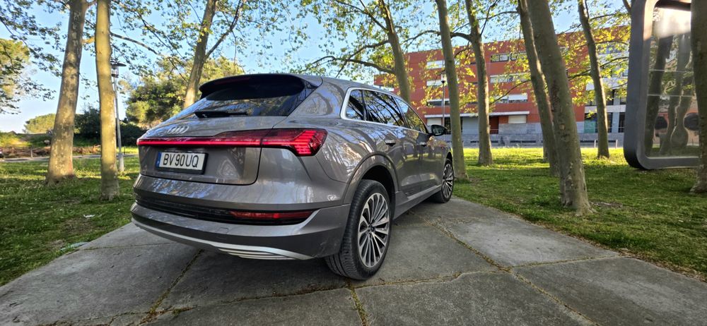 Audi etron 55 advanced