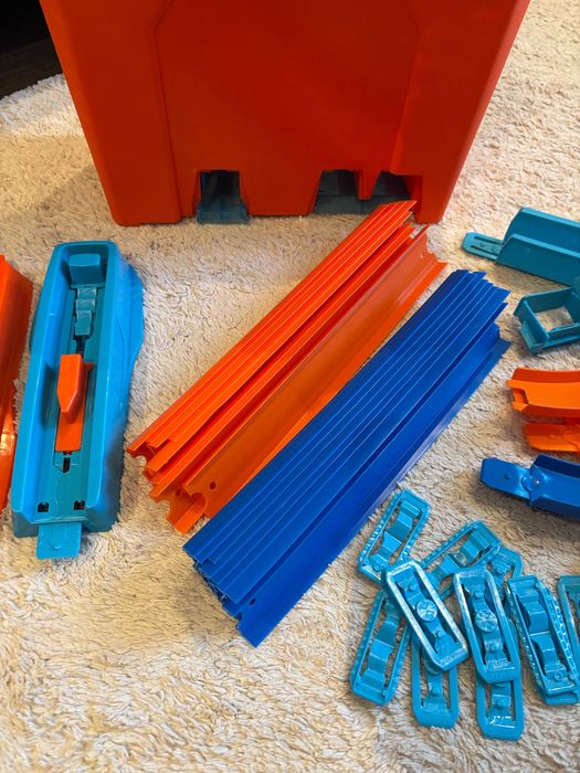Hot Wheels Track Builder Deluxe Stunt Box GGP93