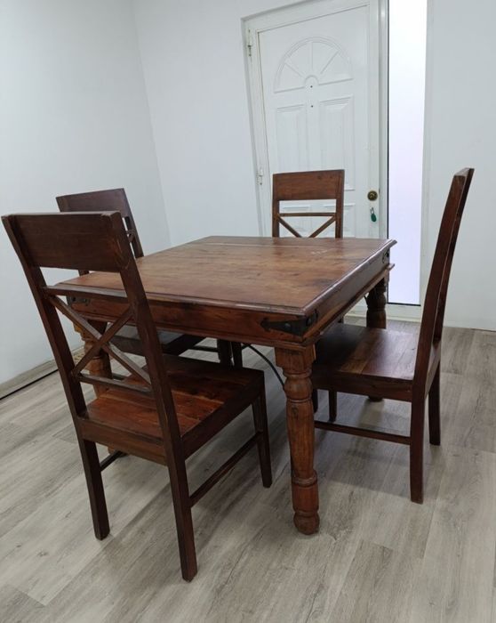 Mesa, de madeira maciça, rústica, tropical com 4 cadeiras