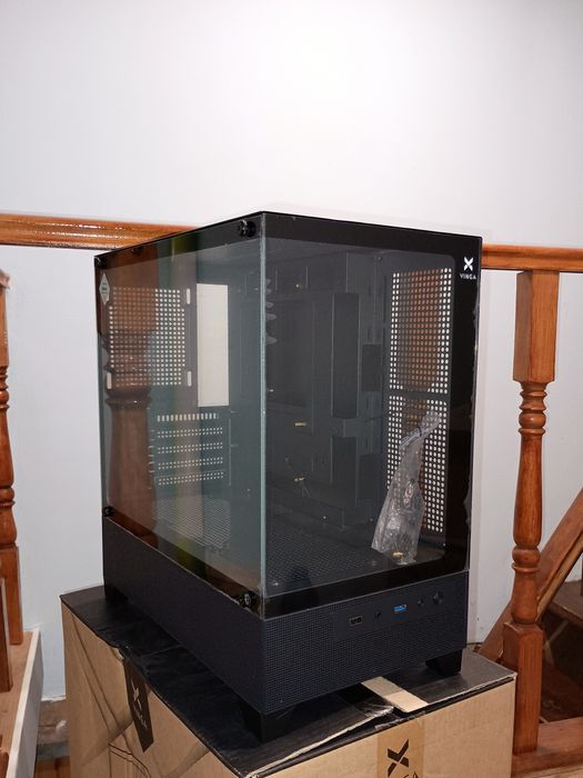 Комп'ютерний корпус Vinga