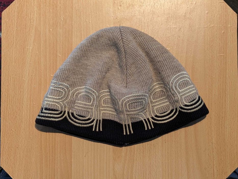 Czapka B3 - kremowa.