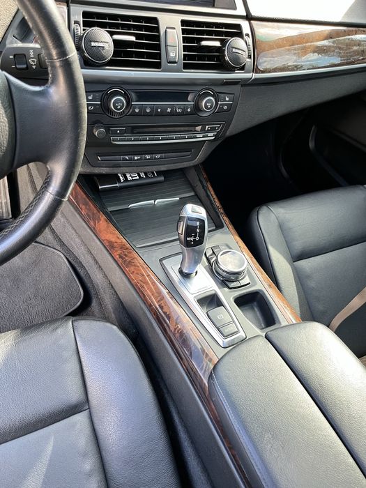 BMW x5e70 2012.