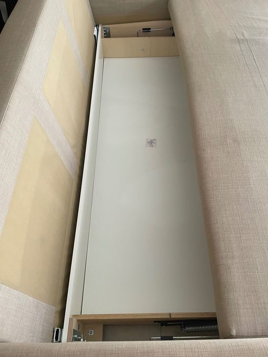 Sofá cama com arrumação