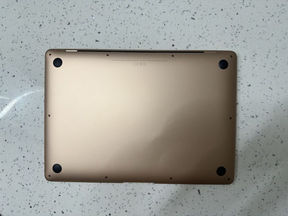 MacBook Air M1 13” (2020) Rose Gold – Para peças ou reparação