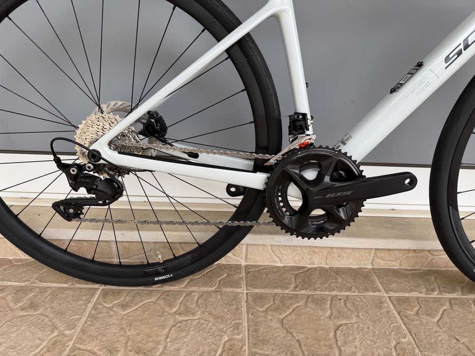 Bicicleta Scott Addict - coleção 2027