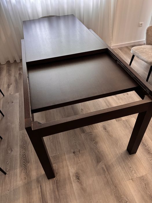 Mesa de sala em wengue.