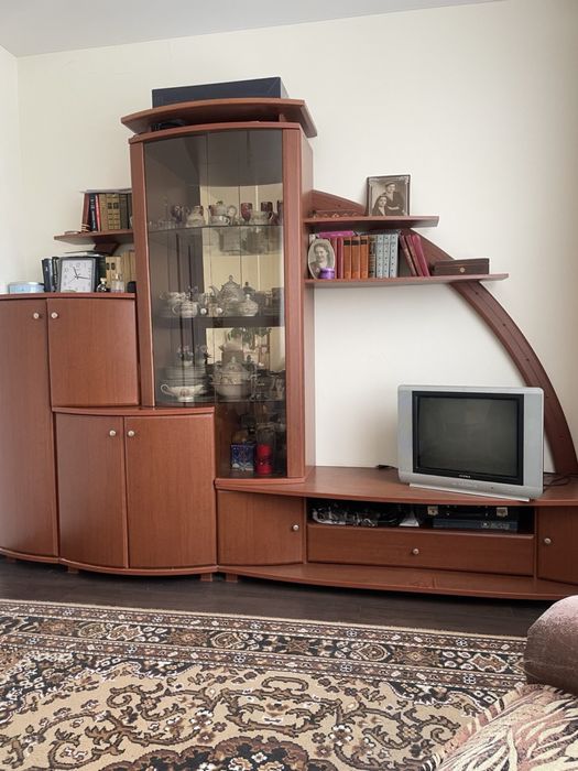 Стінка у вітальну, мебель в кімнату