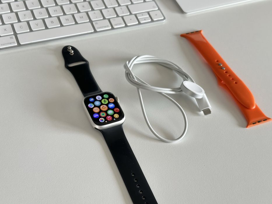 Apple Watch 8 45 mm.