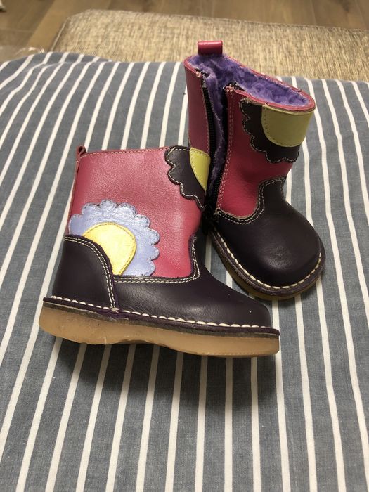 Взуття для дівчат