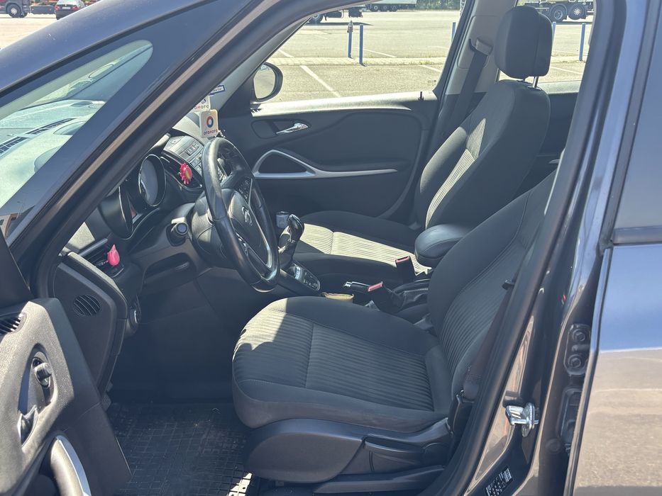 Opel Zafira 2.0 cdti, doinwestowany, gotowy do jazdy, zarejstrowany!