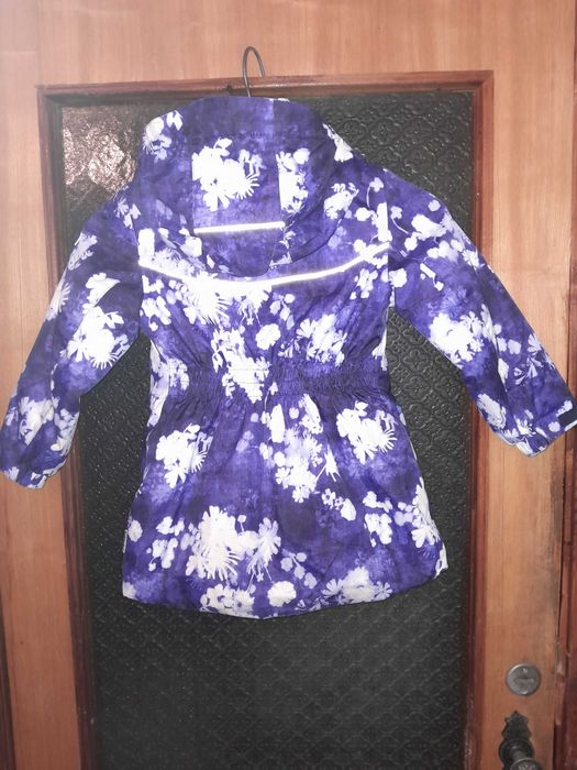 Куртка на дівчинку