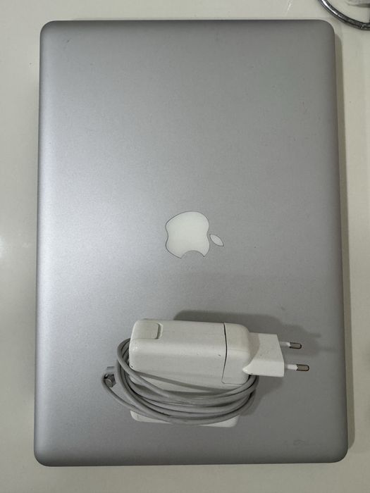 Macbook pro 15” i7