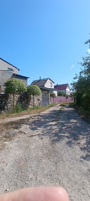 Продається будинок в  5 км від Житомира.