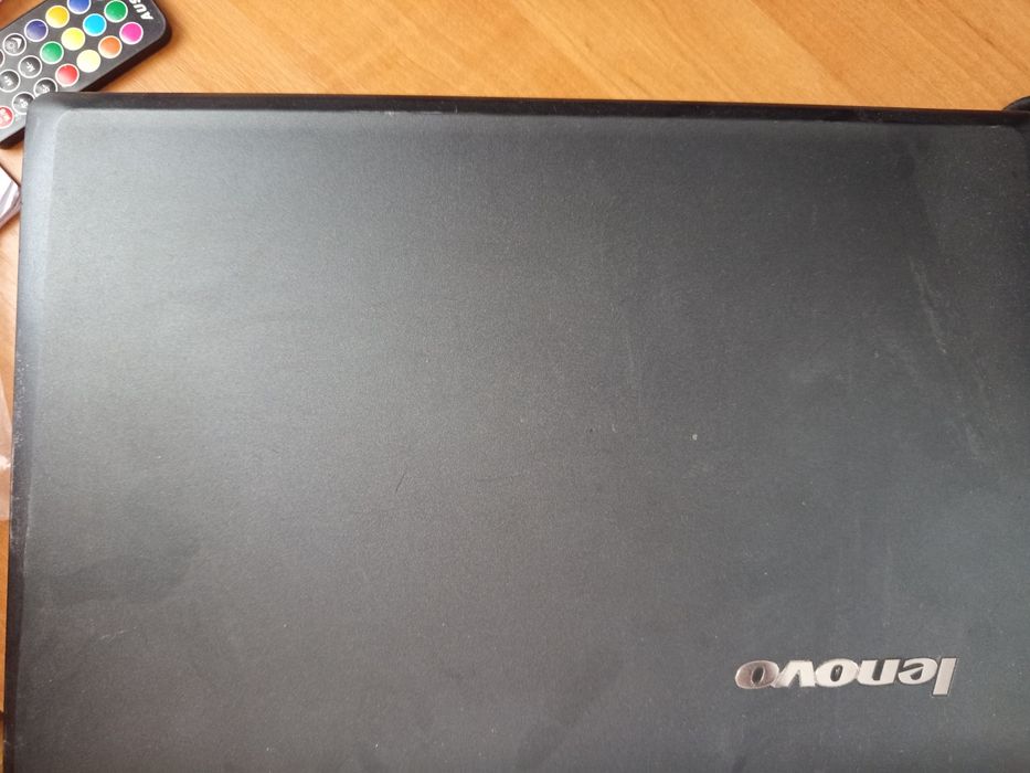 Лот комплектуючих: Ноутбук Lenovo під відновлення + запчастини,  процесори (Xeon, Pentium)