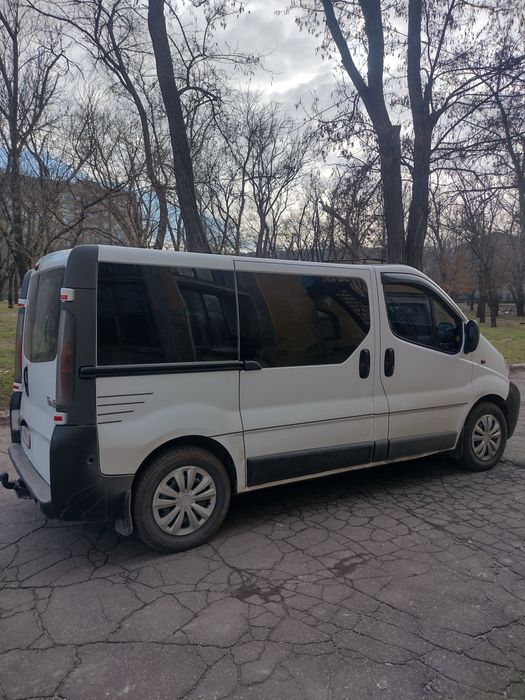 продам авто рено трафик