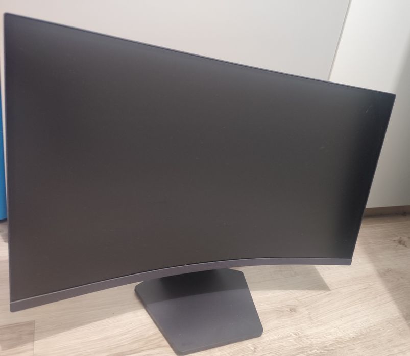 LG 27GS60QC-B.AEUQ curved 1100 rr (fps do gier 180Hz )