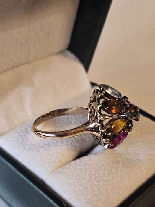 Złoty pierścionek antyk, szafiry, kopuła, złoto na prezent