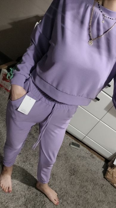 Przepiękny dres przepiękny kolor
