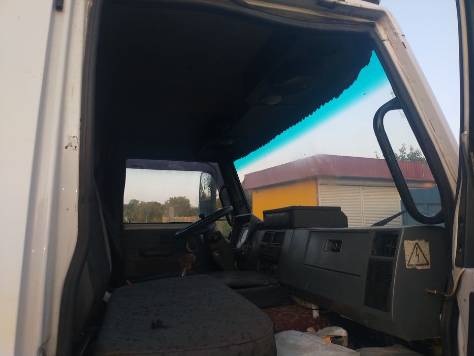 Продам евакуатор с манипулятором