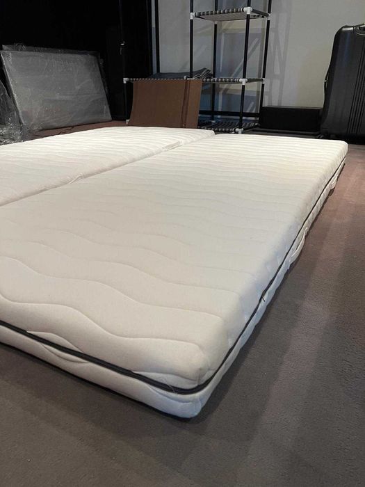 Vende-se Sofá-Cama IKEA (quase novo) com colchões incluídos