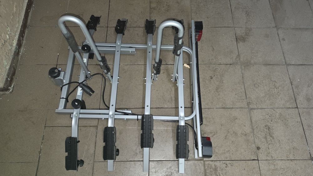 Bagażnik rowerowy na hak cztery rowery
